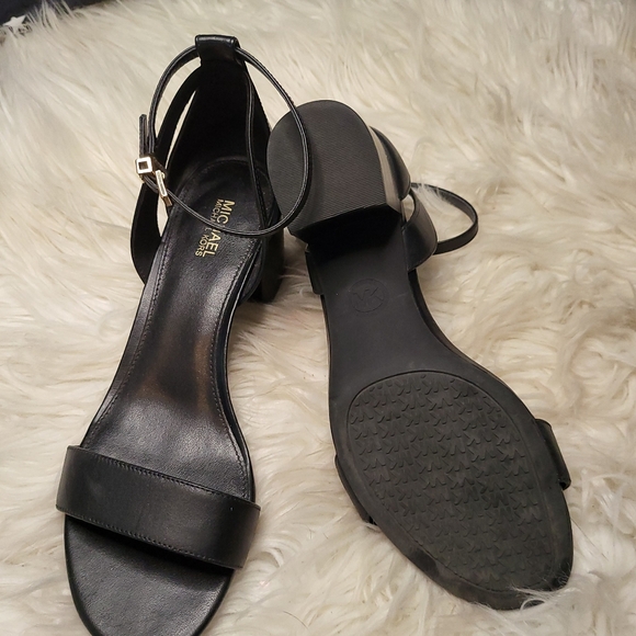 Black Michael Kors Sophie Flex Mid - Picture 3 of 6